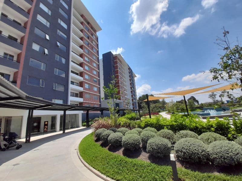 Apartamento en renta zona 14, Segheria