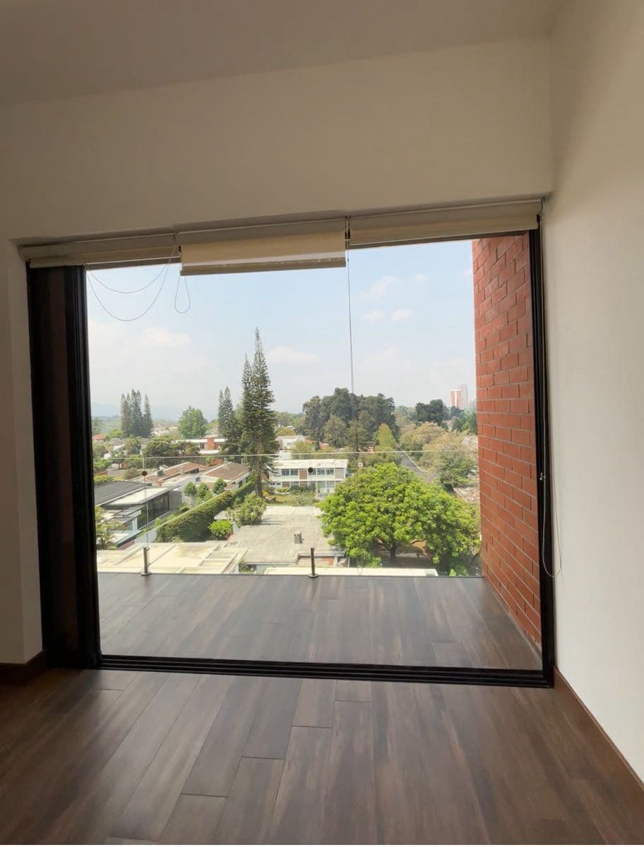 Bello apartamento con cuarto de servicio