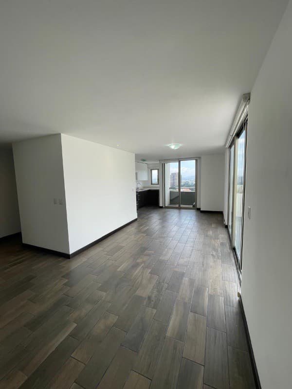 Apartamento en renta Edificio Verona zona 10