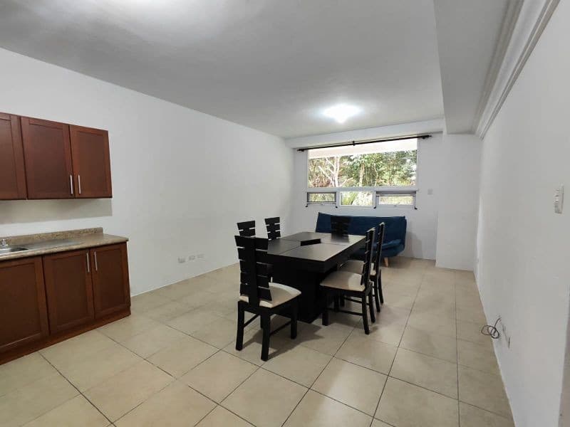 Alquiler de apartamento semi amueblado en zona 16