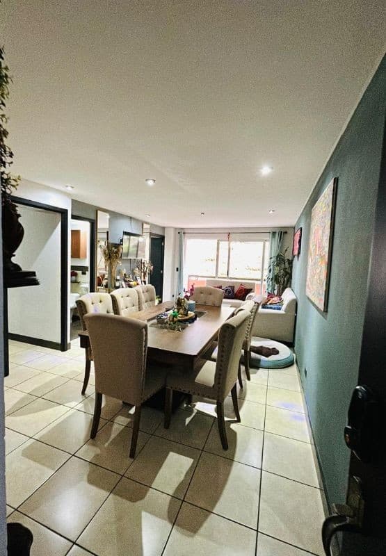 Apartamento en venta en zona 16 con cocina renovada