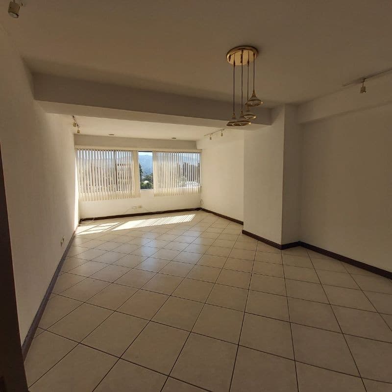 APARTAMENTO EN RENTA ZONA 14 CERCANO A LA AVENIDA LAS AMERICAS