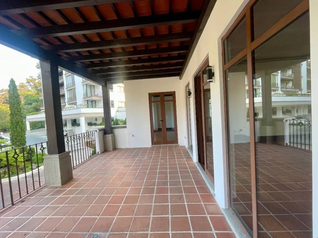 APARTAMENTO RENTA MUXBAL CONDOMINIO ALBEREDA DE LA ESPAÑOLA 300 MTS2~3 DORMITORIOS, SALA FAMILIAR ~ DORMITORIO DE SERVICIO 2 PARQUEOS $2,500 (NO SE ACEPTAN MASCOTAS)