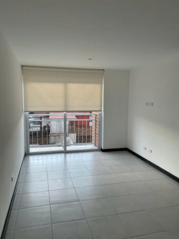 Apartamento en venta o renta en edificio Museo San Mateo, zona 7