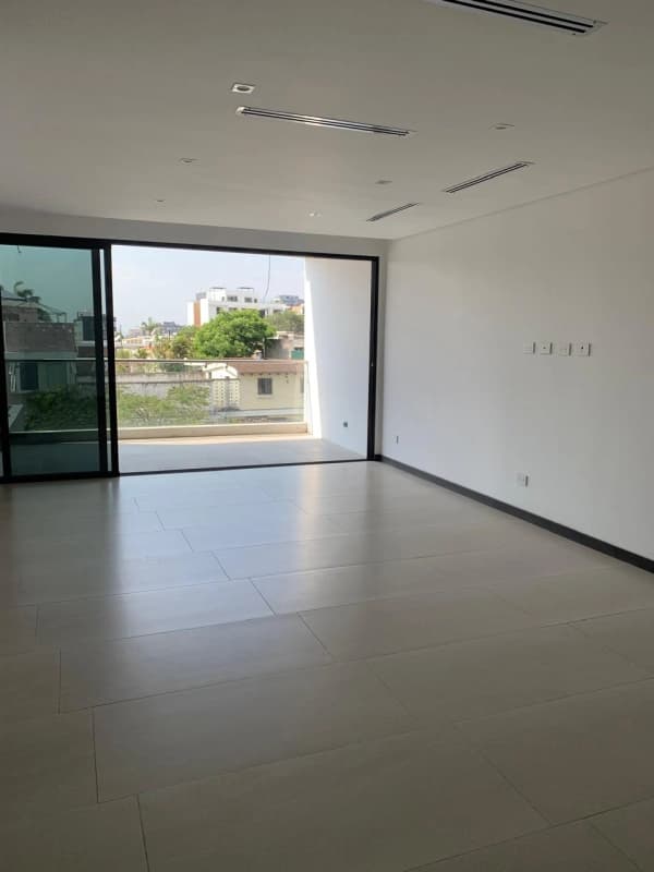 Lindo y amplio apartamento en AZORES, Zona 15 VHII
