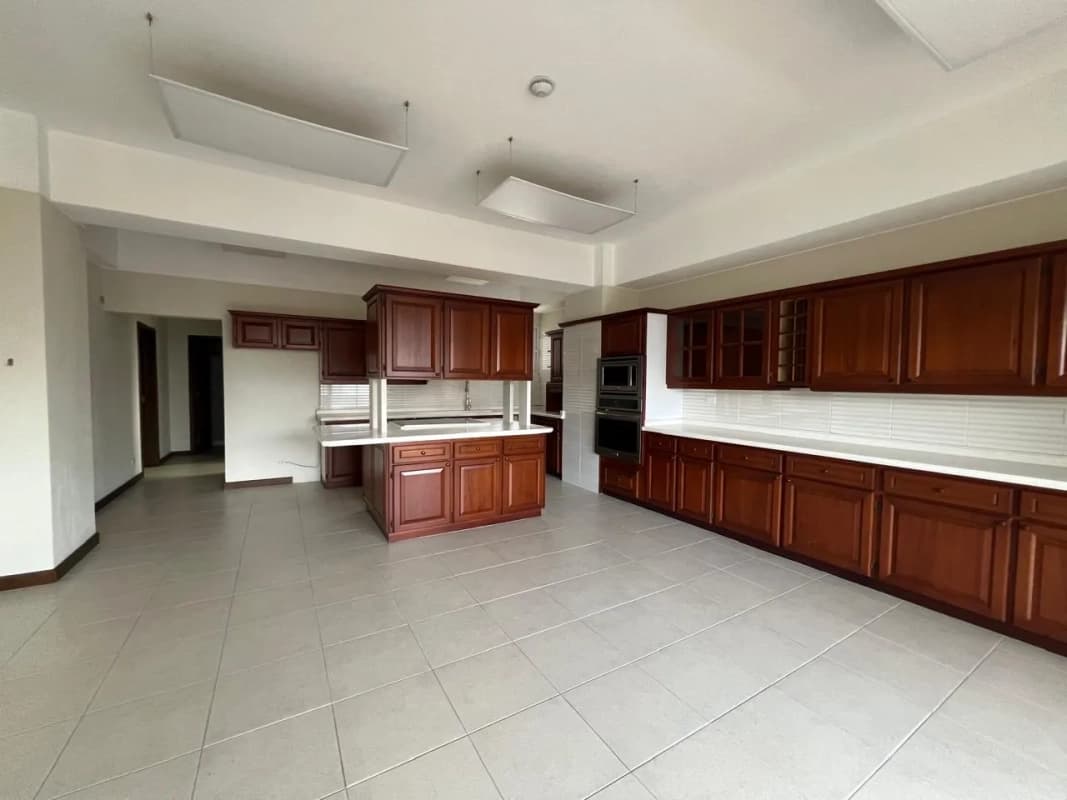 Apartamento Boutique en prestigioso edificio en zona 10