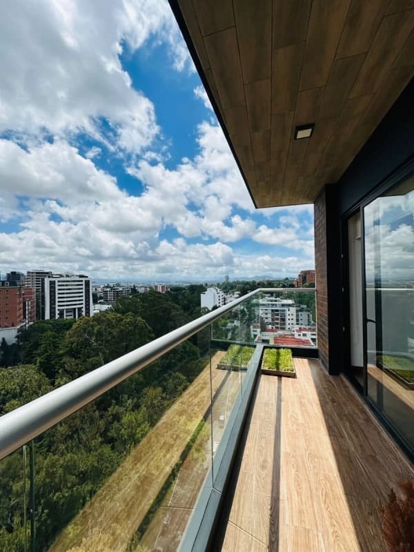 VENTA APARTAMENTO EDIFICIO IKARIA, ZONA 15