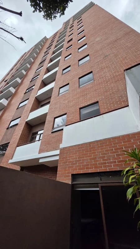 VENDO APARTAMENTO EN SALVATTORE ZONA 10