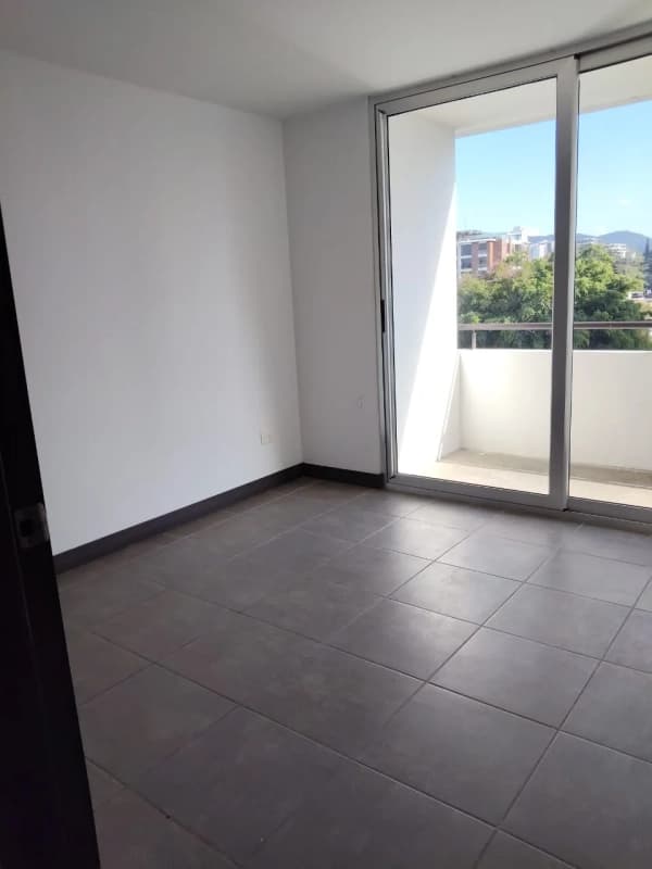 APTO EN VENTA EN ZONA 15