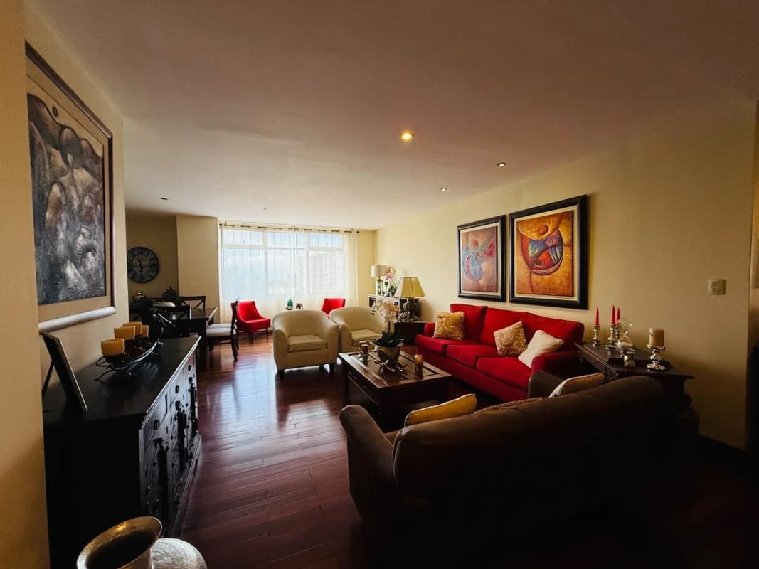 VENTA DE CÉNTRICO Y AMPLIO APARTAMENTO - BENEVENTO, ZONA 14