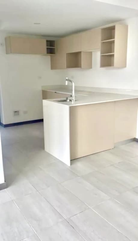 Zona 15, VH2 • Apartamento en renta • Edificio Morea