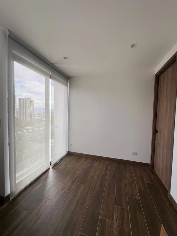 Apartamento en Alquiler Edificio Vila Quince, zona 15 VH2 N6-N7 / EN DIRECTO 04