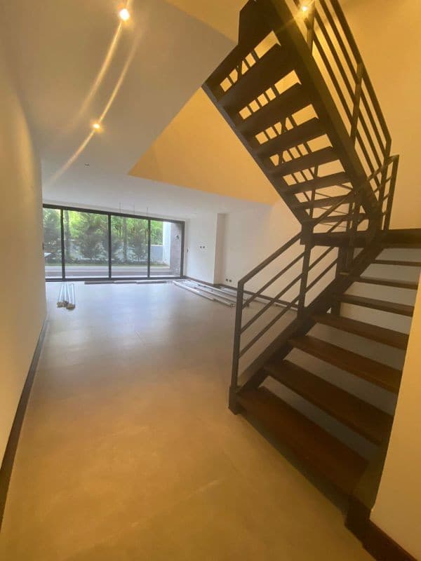VENDO APARTAMENTO ZONA 16