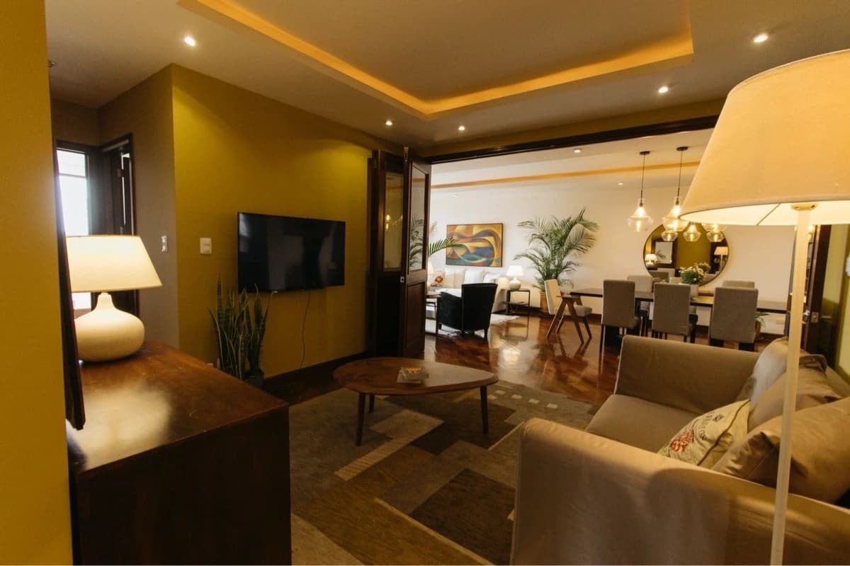Lindo y amplio apartamento en edificio Santa María, zona 10