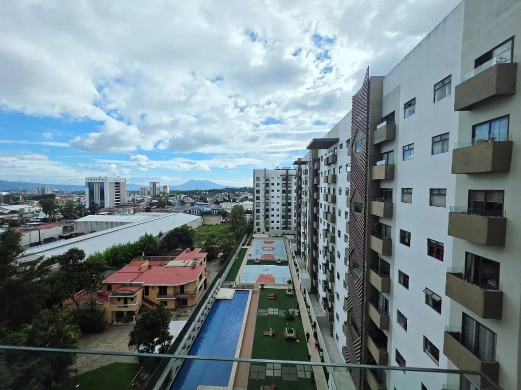 Apartamento en Venta en Di Fiori Zona 7 con patio