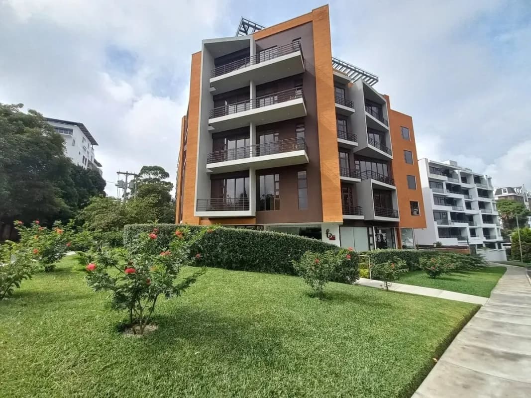 Alquilo Apartamento en Edificio Bonares, Zona 15 – Dormitorio de servicio