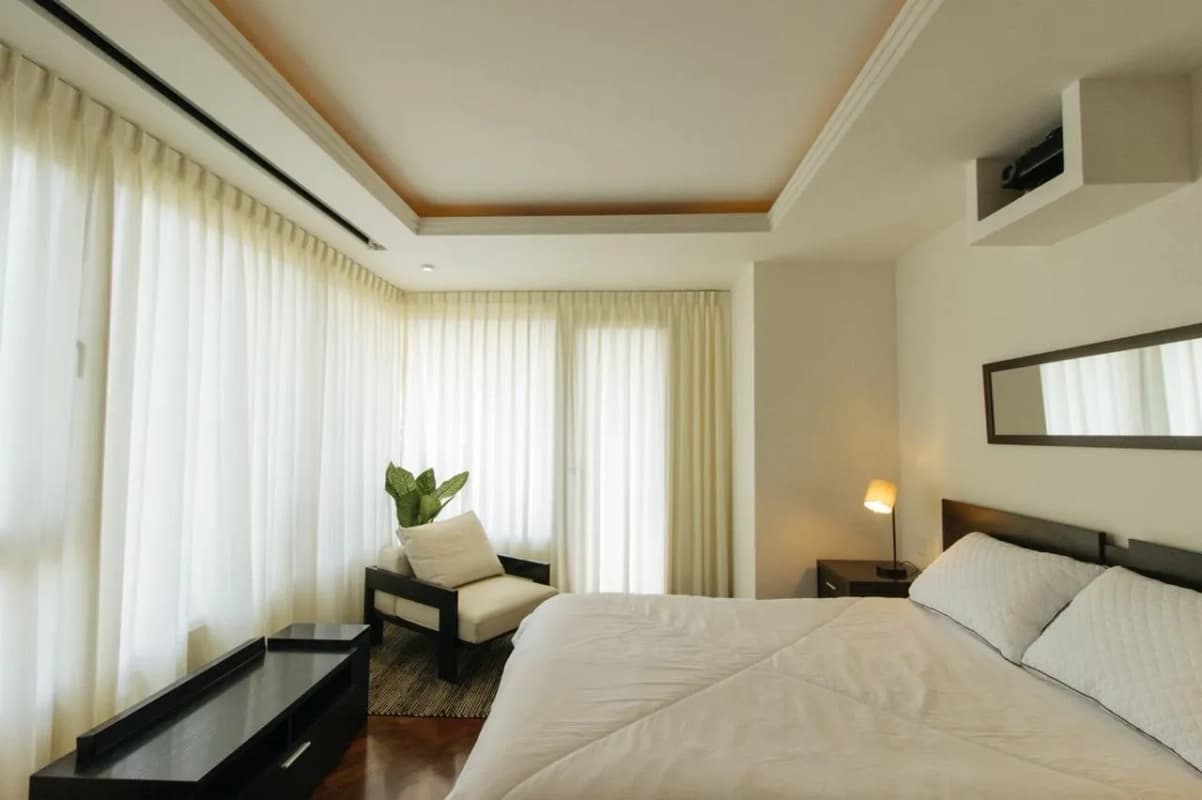 RENTA  ELEGANTE APARTAMENTO AMUEBLADO 3 HAB ZONA 10