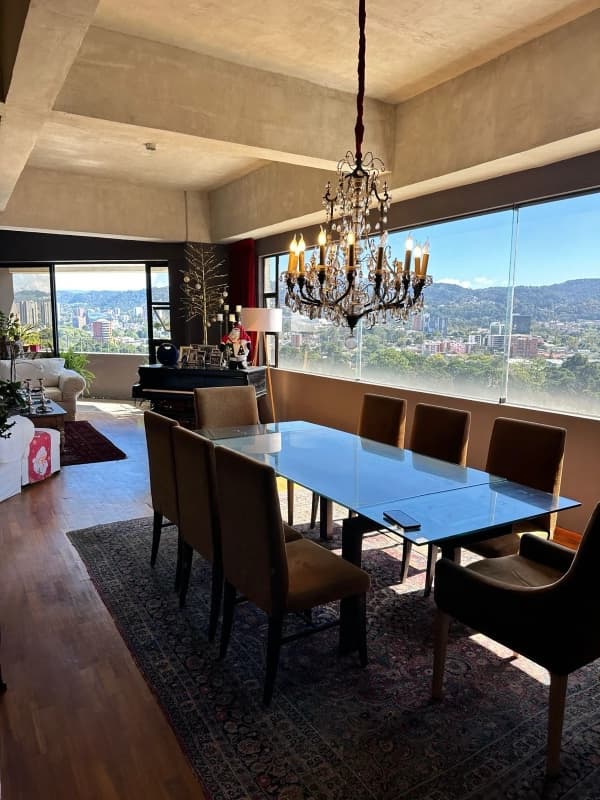 Apartamento en venta, con jardín y terraza, zona 14
