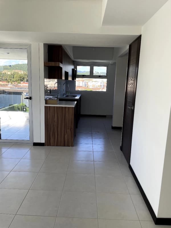VENDO VILLA ESTILO TOM HAUSE DOS NIVELES EN CONDADO NARANJO