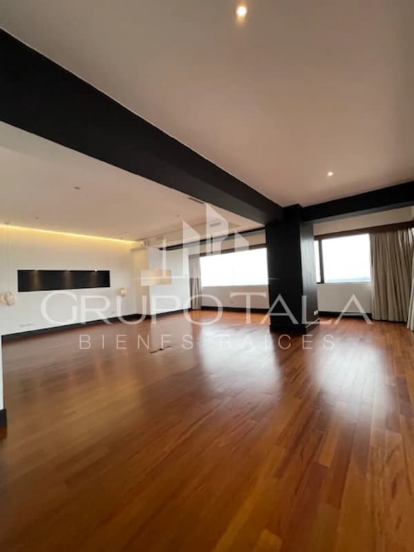 PentHouse en Venta en Zona 14, Edificio Premier Las Américas