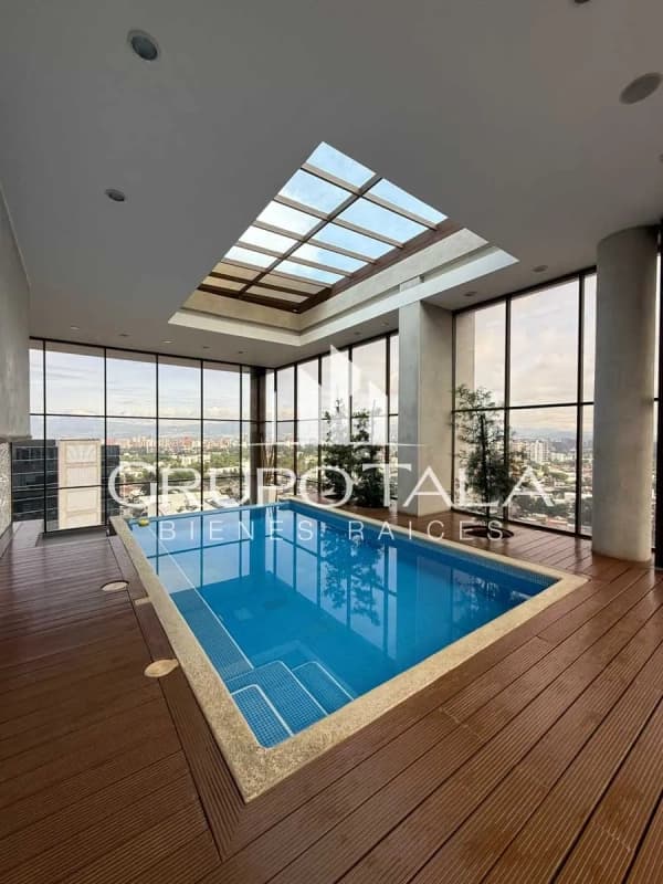 Apartamento en Venta en Zona 10, Edificio Veinti4