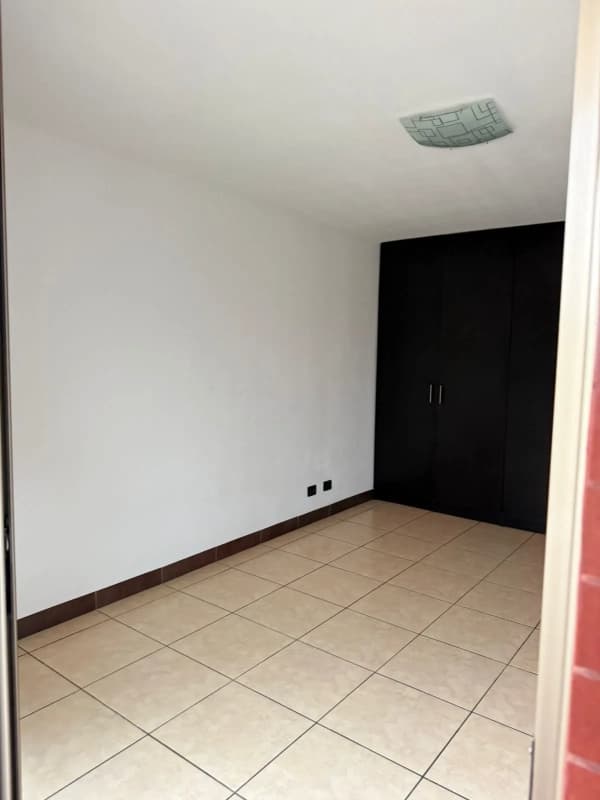 BONITO APARTAMENTO EN VENTA EN JARDINES DE LAS CHARCAS ZONA 11