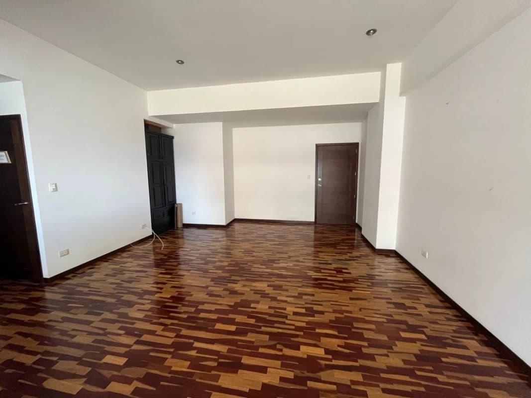 Lindo apartamento en venta o renta, en edificio Torre Quattro, zona 14