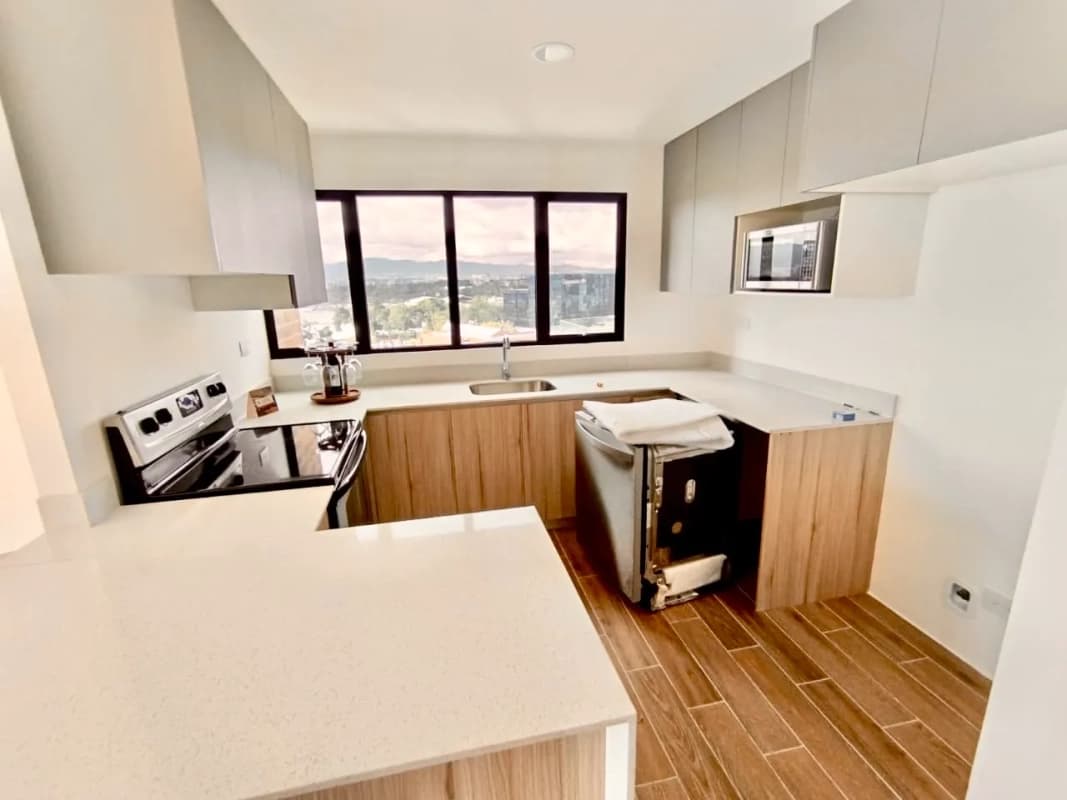 Zona 14 • Apartamento en Renta • Edificio Parque 14