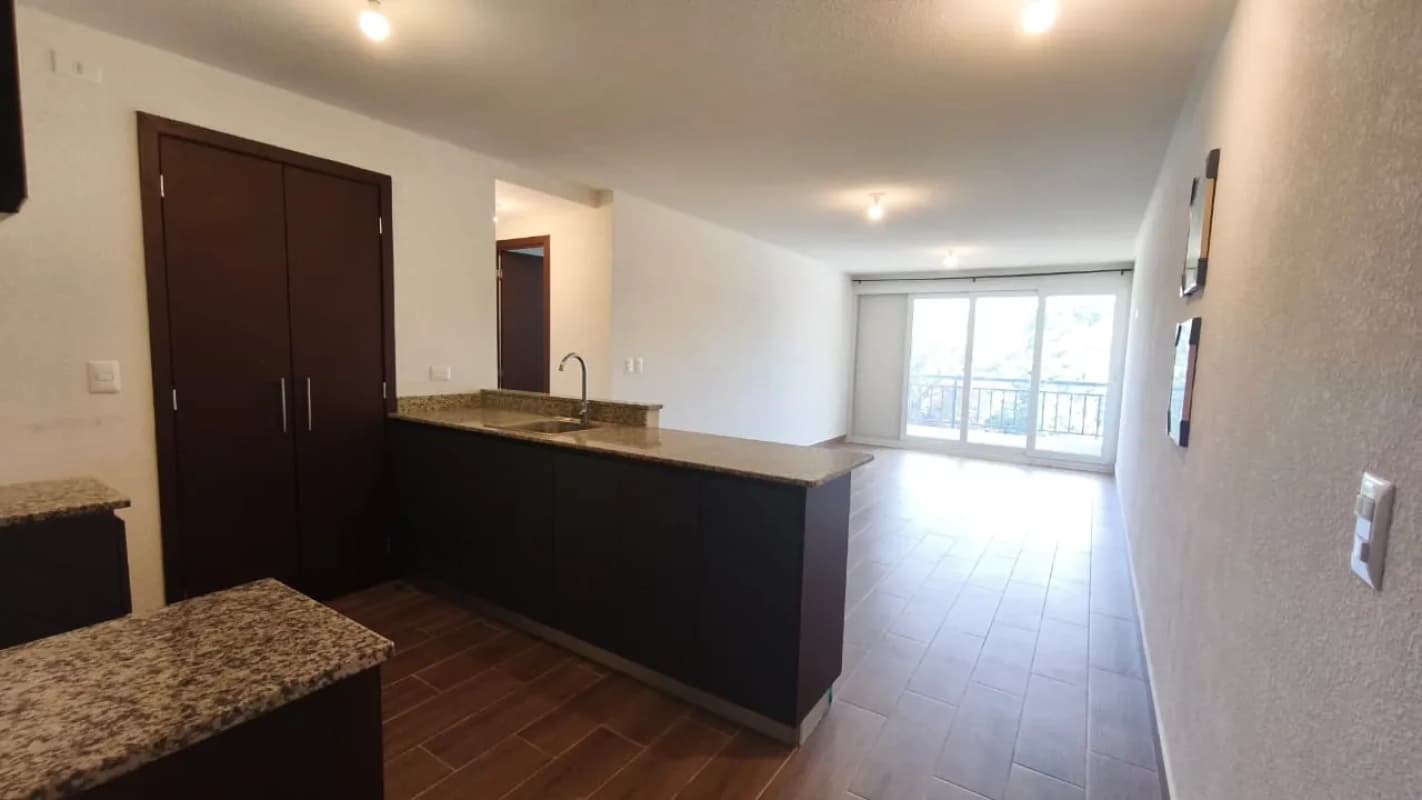 VENDO Apartamento Senderos, Zona 16