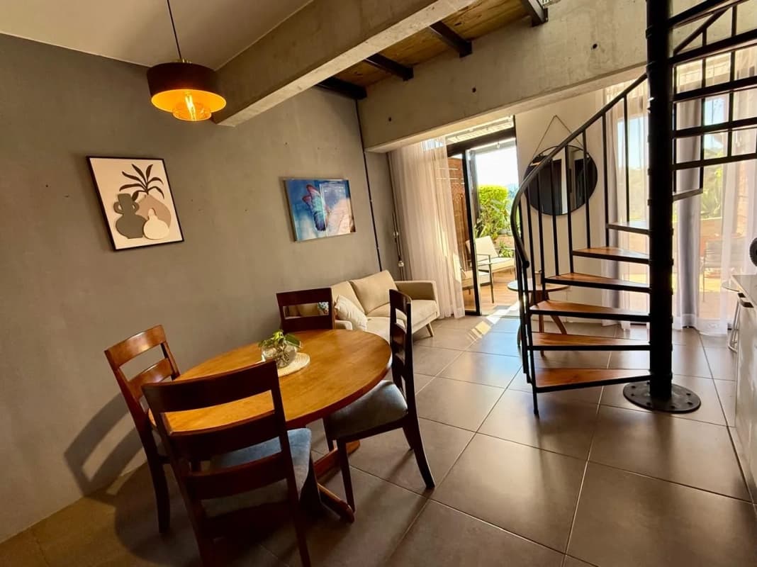 Apartamento Amueblado tipo Loft Un Dormitorio Zona 10