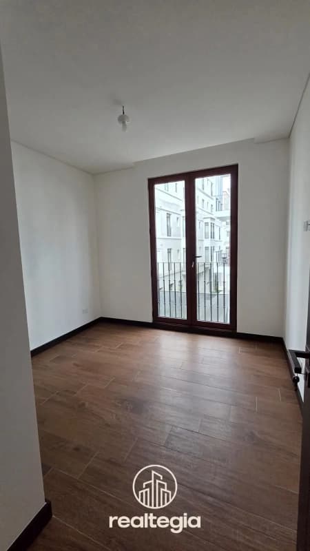 APARTAMENTO EN LIRIOS  DE CAYALÁ