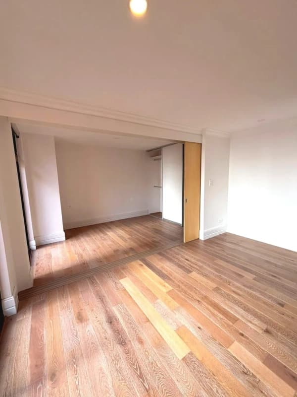 Apartamento con excelente ubicación en venta, Edifico Céntrico, Zona 5