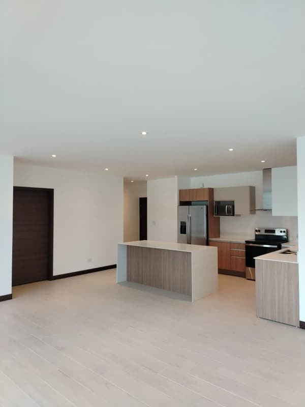APARTAMENTO EN RENTA – EDIFICIO SPAZIO, ZONA 15