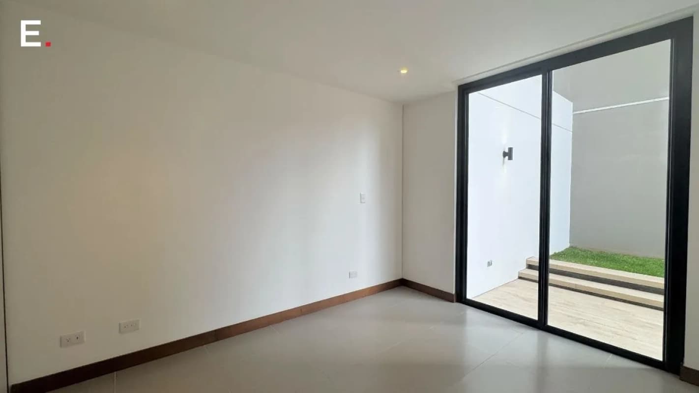 Apartamento 202 con jardín en venta -AILÉ zona 13