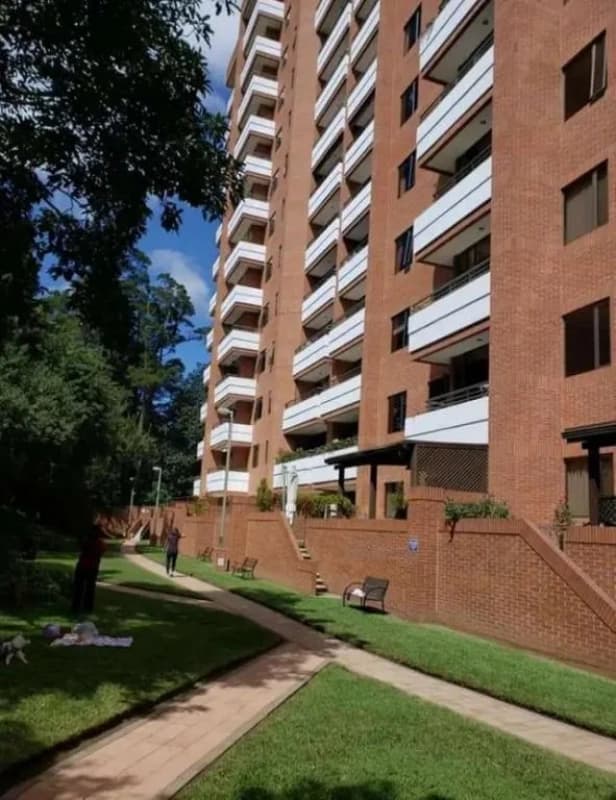 Apartamento en Alquiler, en Zona 10 - Amueblado
