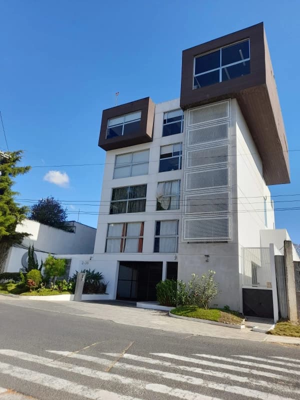 APARTAMENTO EN ALQUILER ZONA 15