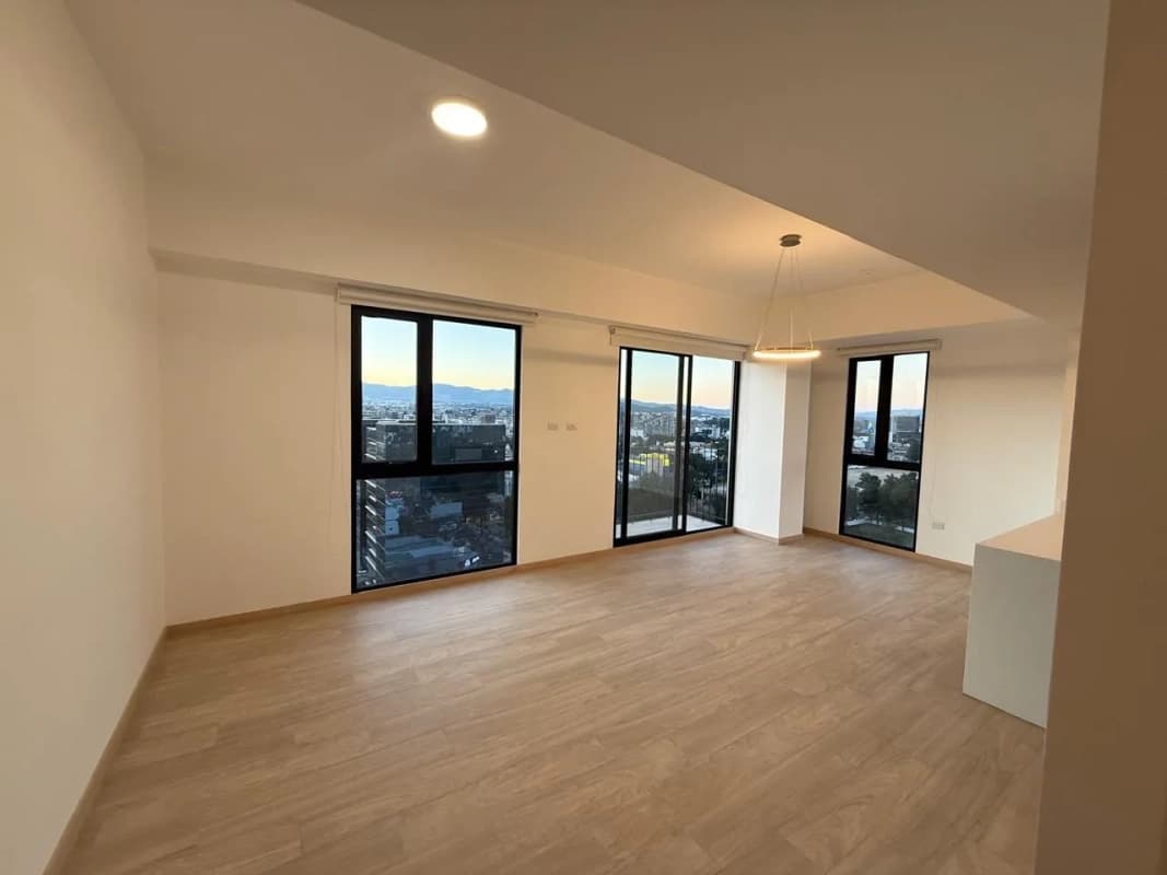 Apartamento en RENTA– Zona 10 (Salida UFM)