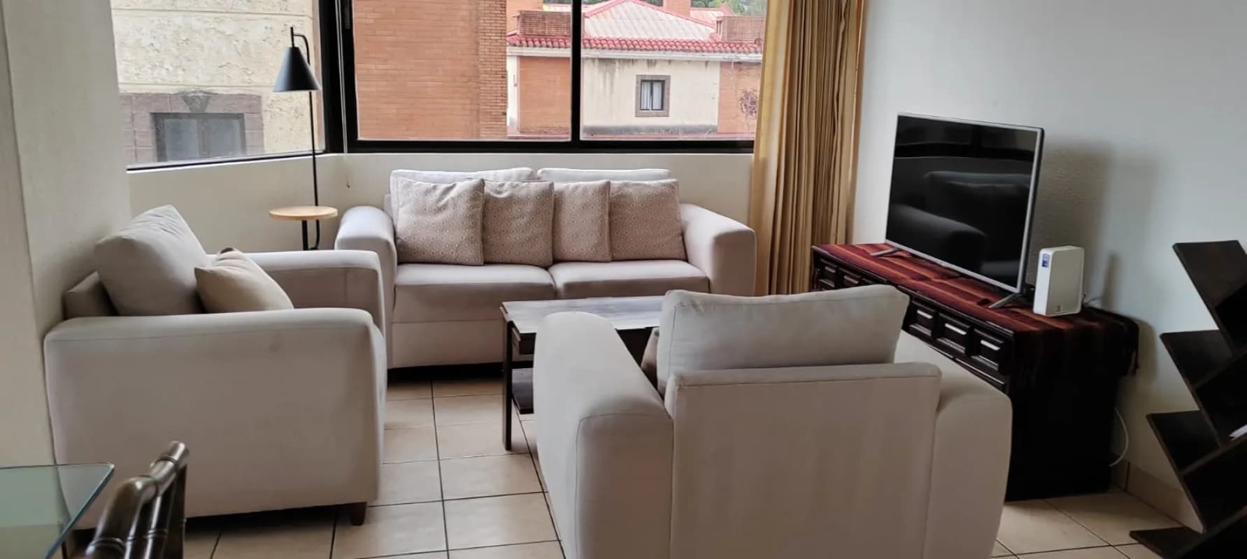 EN ZONA 14, APARTAMENTO AMUEBLADO EN ALQUILER