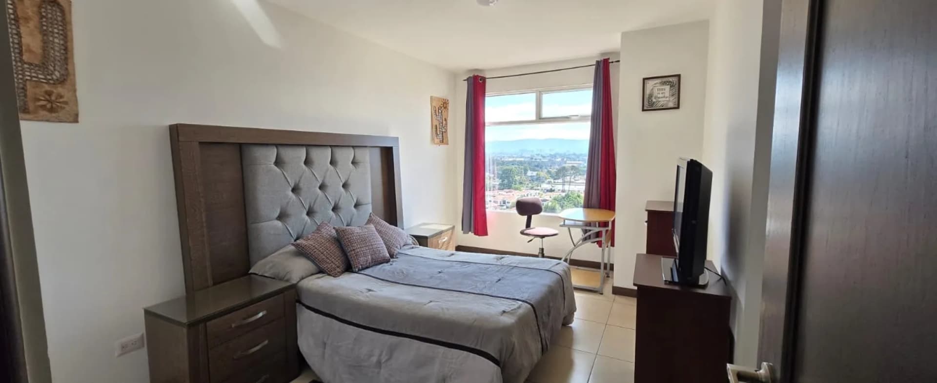 Apartamento en Alquiler | Edificio Santa María de Las Charcas | Zona 11 | Amueblado | Nivel alto