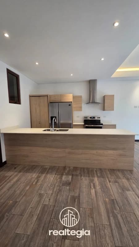 APARTAMENTO LIRIOS DE CAYALÁ ZONA 16