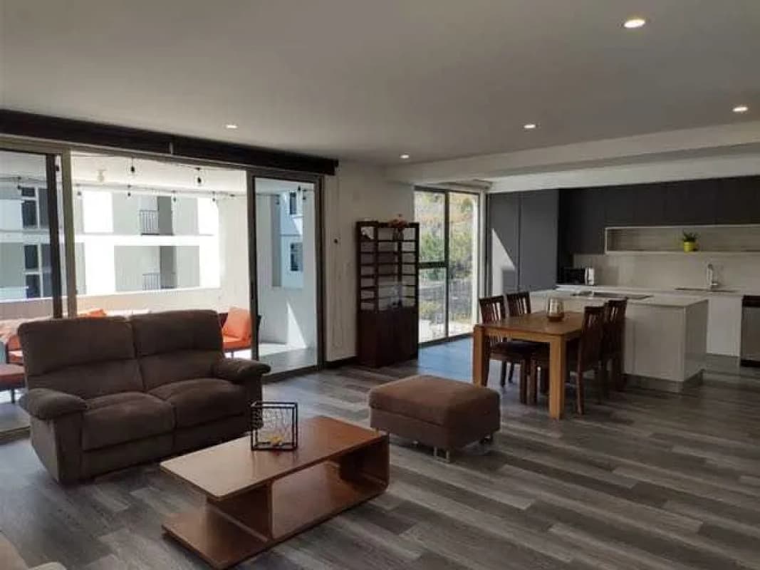 Alquiler de Apartamento Amueblado en zona 13 Iridia de 3 dormitorios.