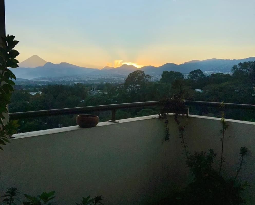 Apartamento en Venta con Vista a los Volcanes en Zona 11