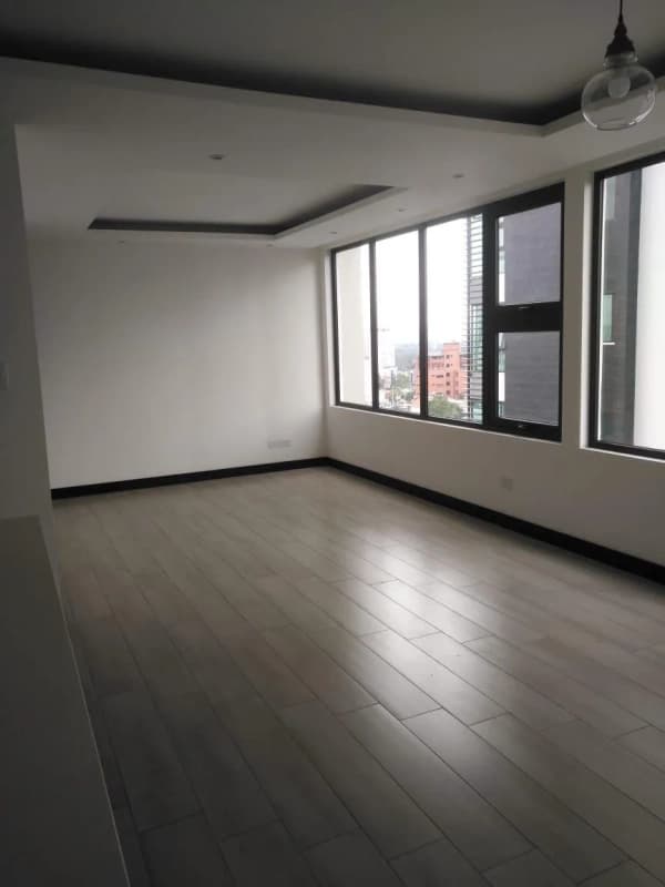 Alquilo moderno apartamento en zona 15 VH1