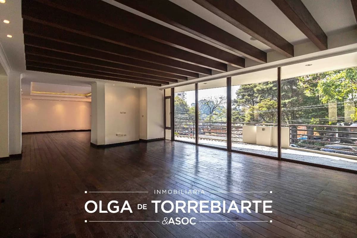 Apartamento en nivel completo Casa Rialto, zona 14