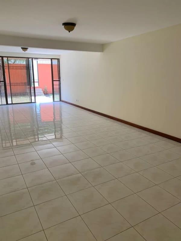 Se Vende Apto. en Zona 10.