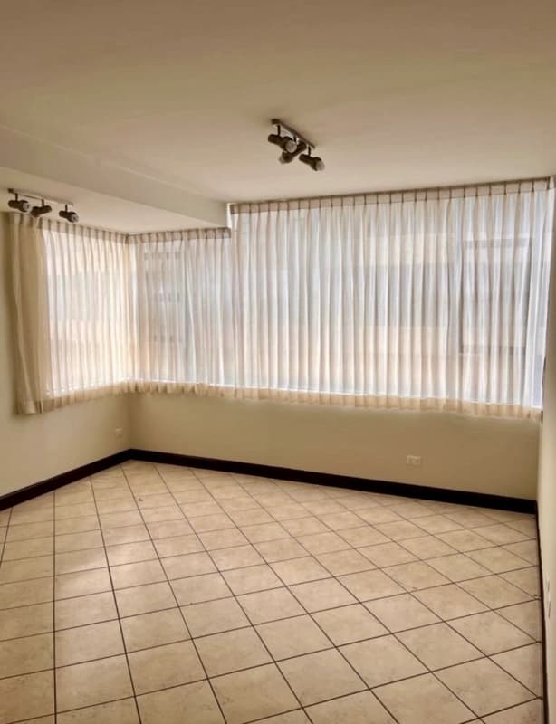 Apartamento en renta en Edificio Milenia zona 10
