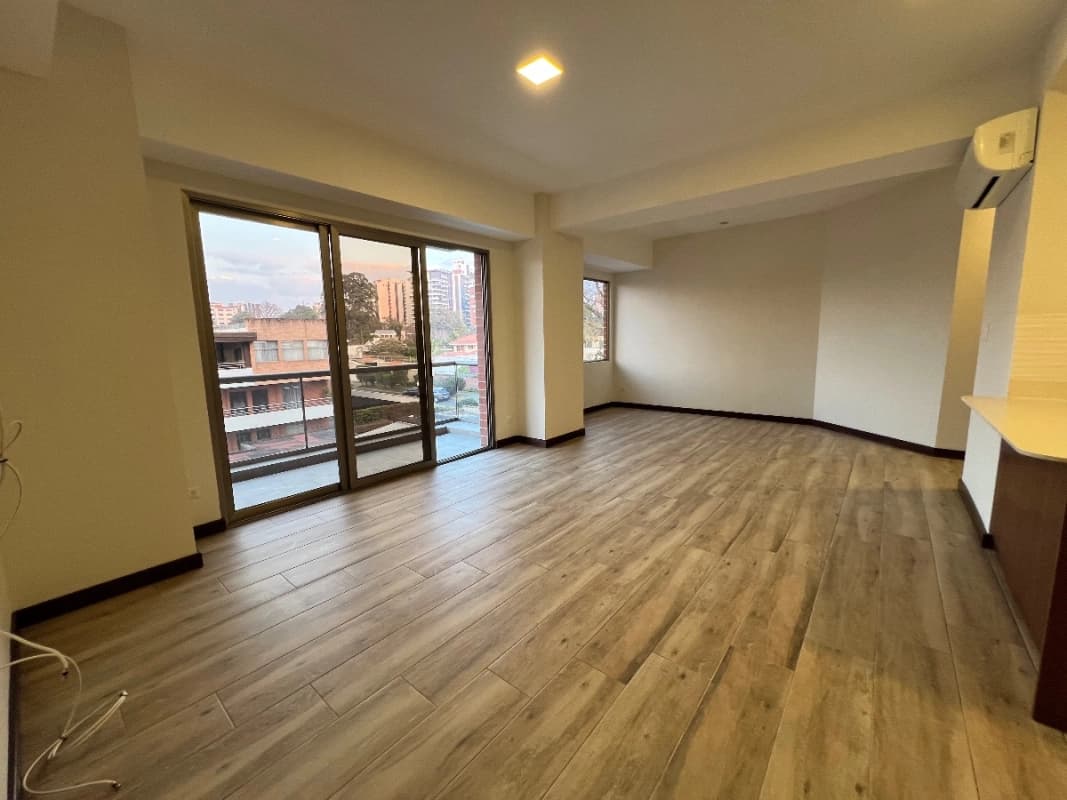 APARTAMENTO RENTA ZONA 15, VH2, 88 MTS2 , 1 DORMITORIO, 1.5 BAÑOS, 2 PARQUEOS TANDEM $1,125