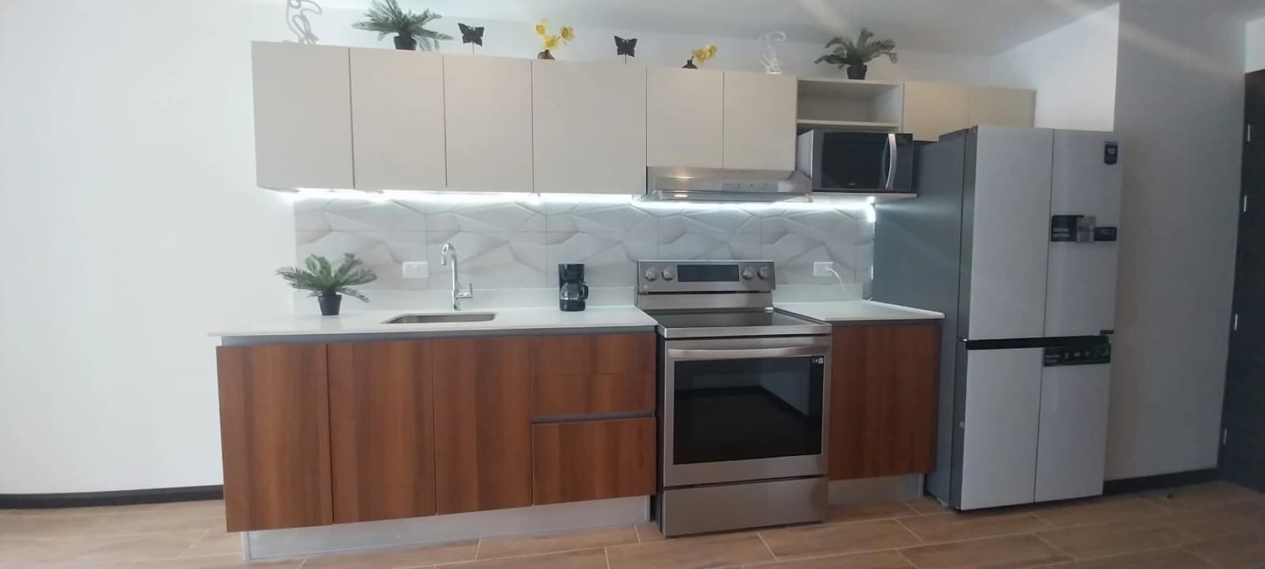 APARTAMENTO EN ALQUILER ESSENZA ZONA 13