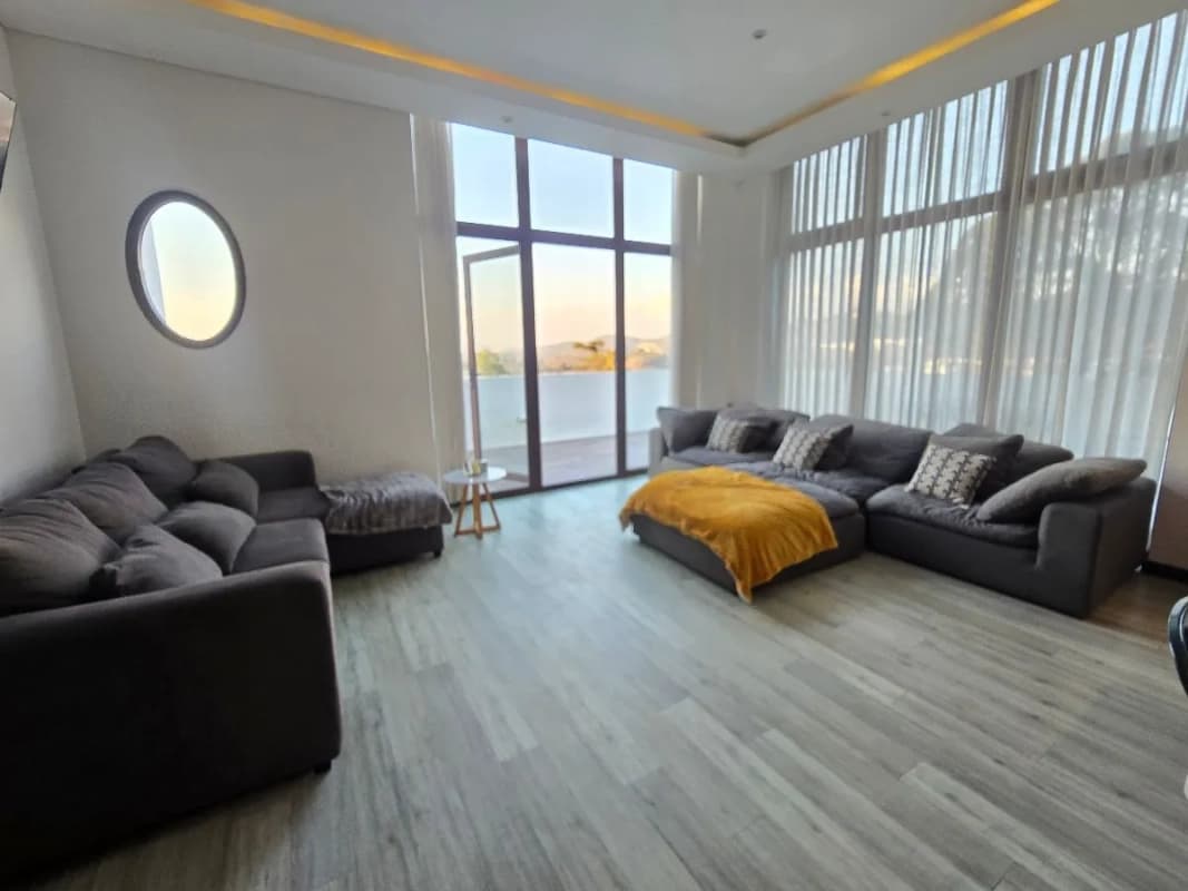 ALQUILER DE APARTAMENTO EN LIRIOS CAYALA ZONA 16