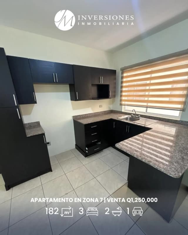 Apartamento en venta en zona 7 con jardín